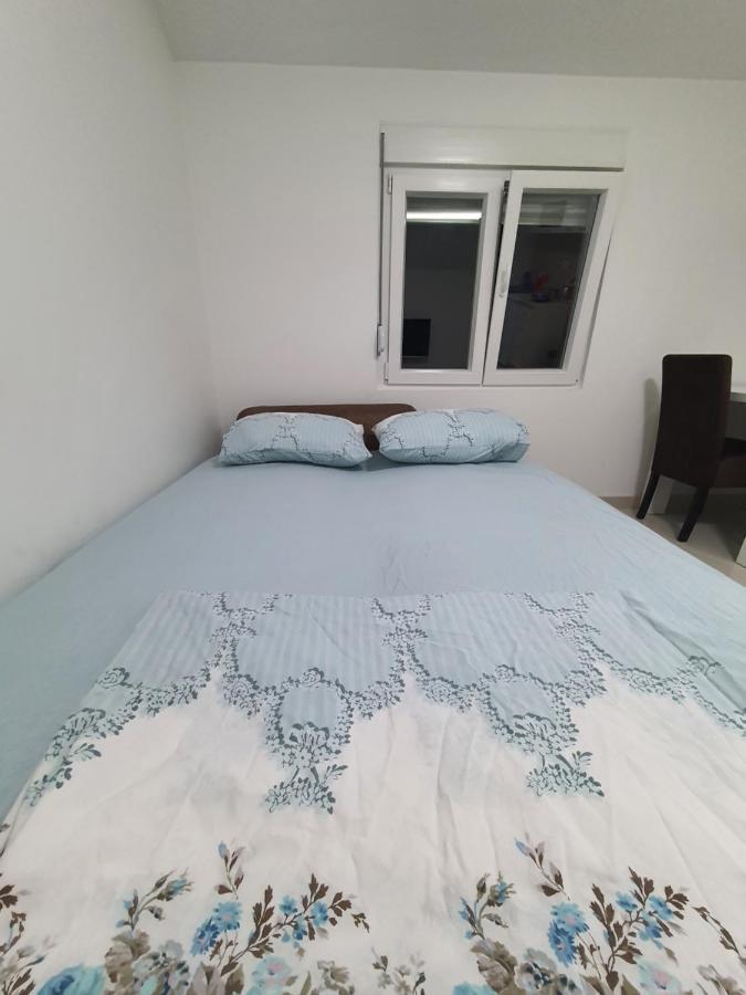 Apartman Tolosi 2 Podgorica Eksteriør billede