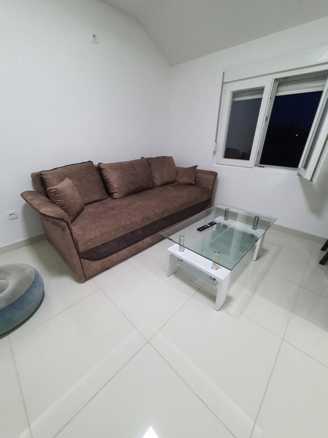 Apartman Tolosi 2 Podgorica Eksteriør billede