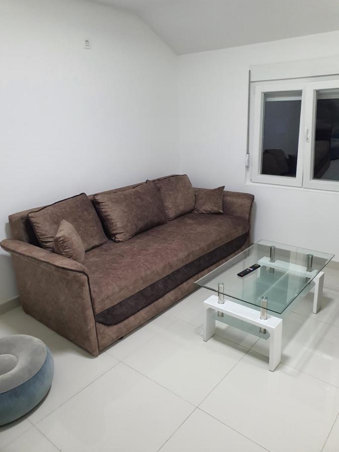 Apartman Tolosi 2 Podgorica Eksteriør billede