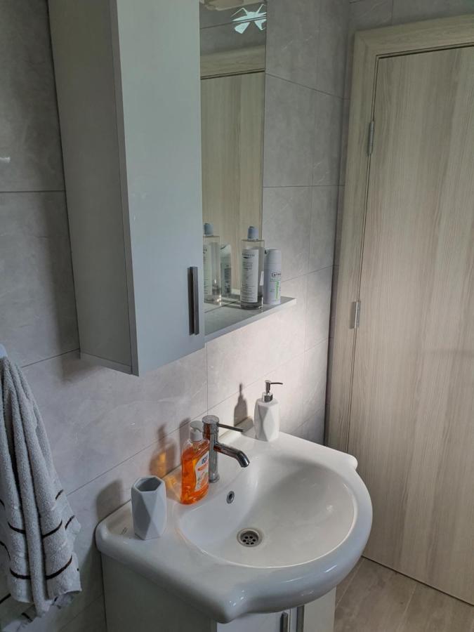 Apartman Tolosi 2 Podgorica Eksteriør billede
