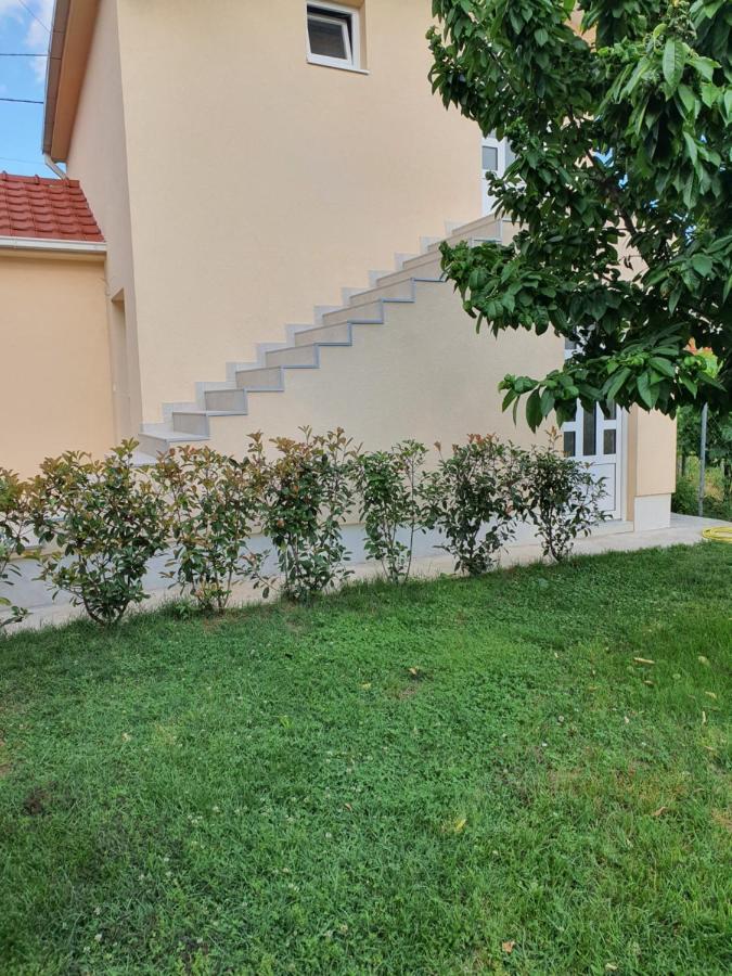 Apartman Tolosi 2 Podgorica Eksteriør billede